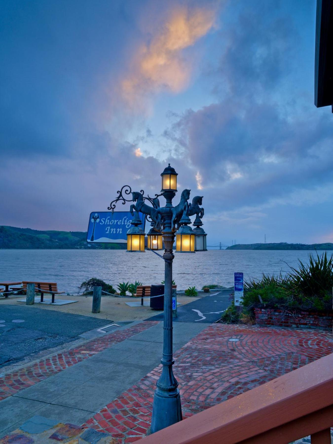 Shorelight Inn Benicia Buitenkant foto
