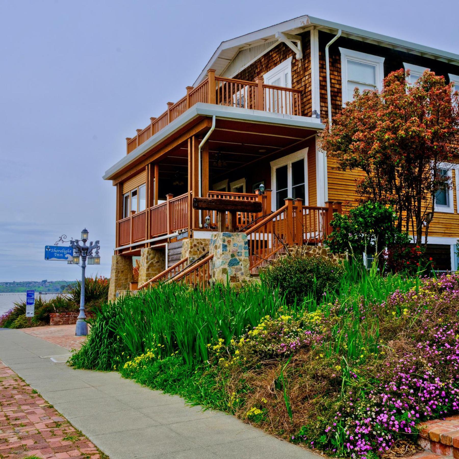 Shorelight Inn Benicia Buitenkant foto